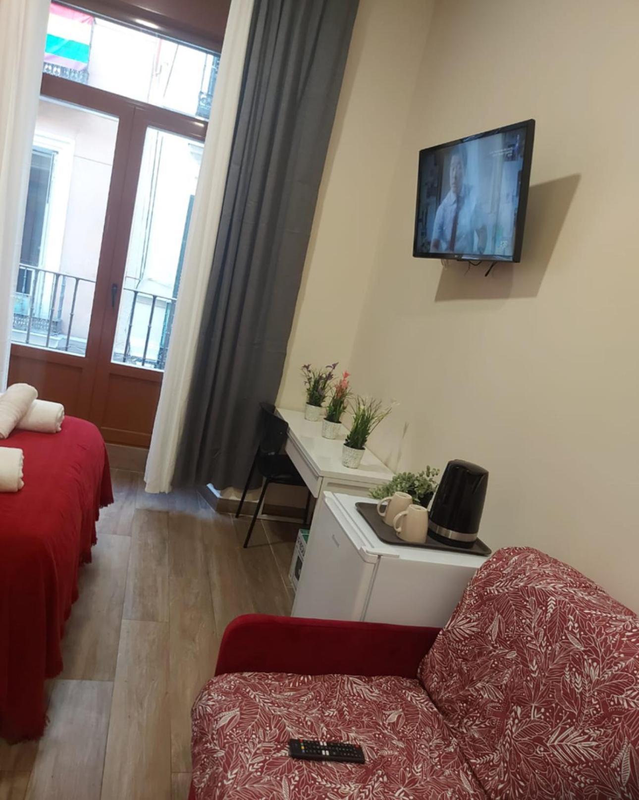 Hostal “ Infantas” Madrid Bagian luar foto