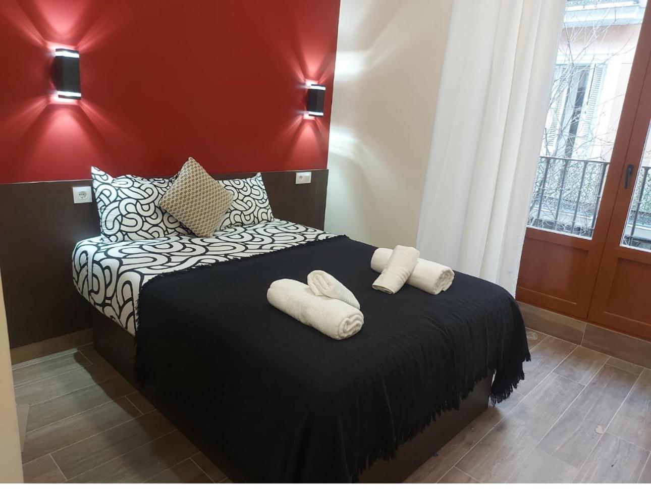 Hostal “ Infantas” Madrid Bagian luar foto