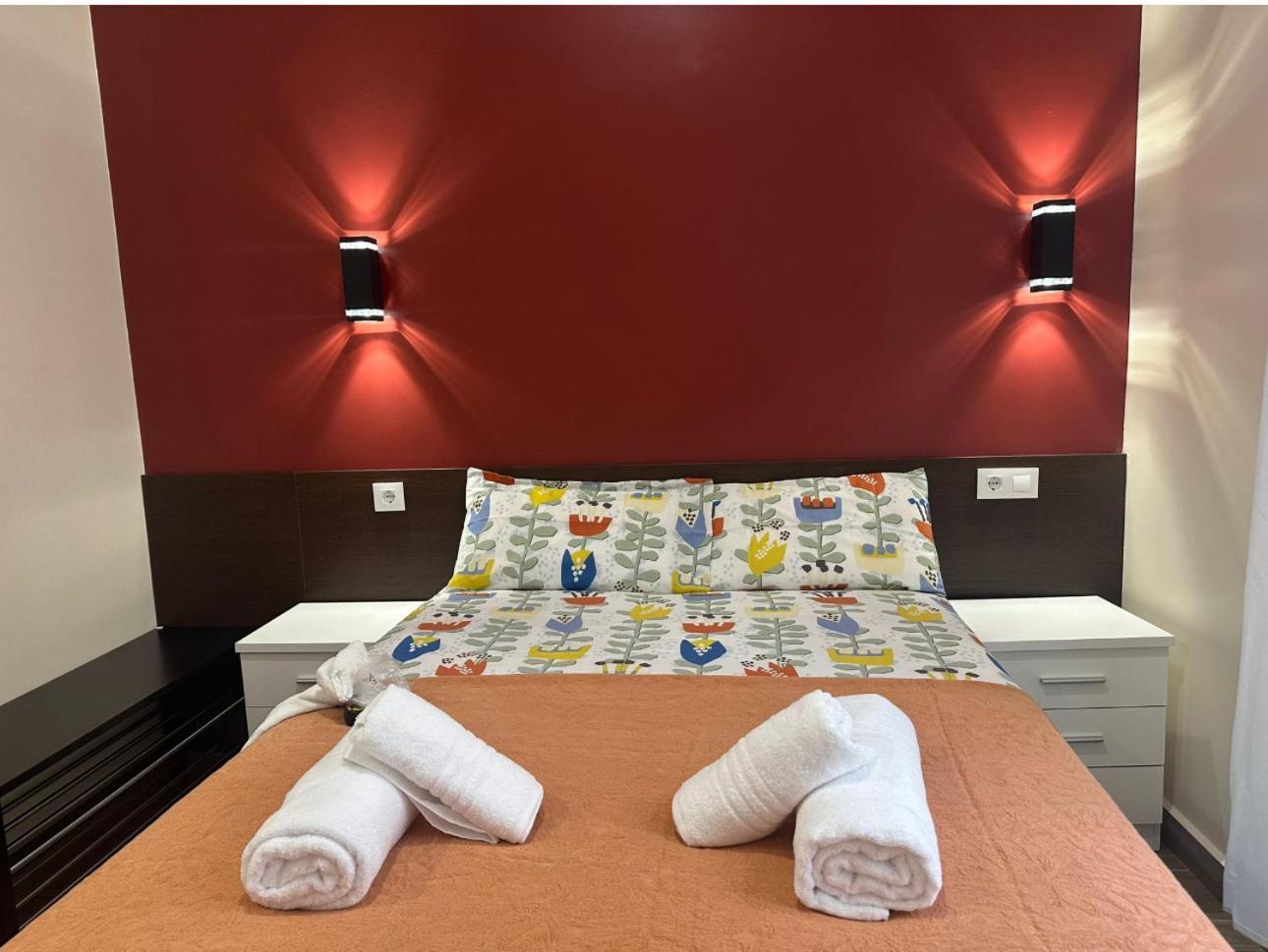 Hostal “ Infantas” Madrid Bagian luar foto