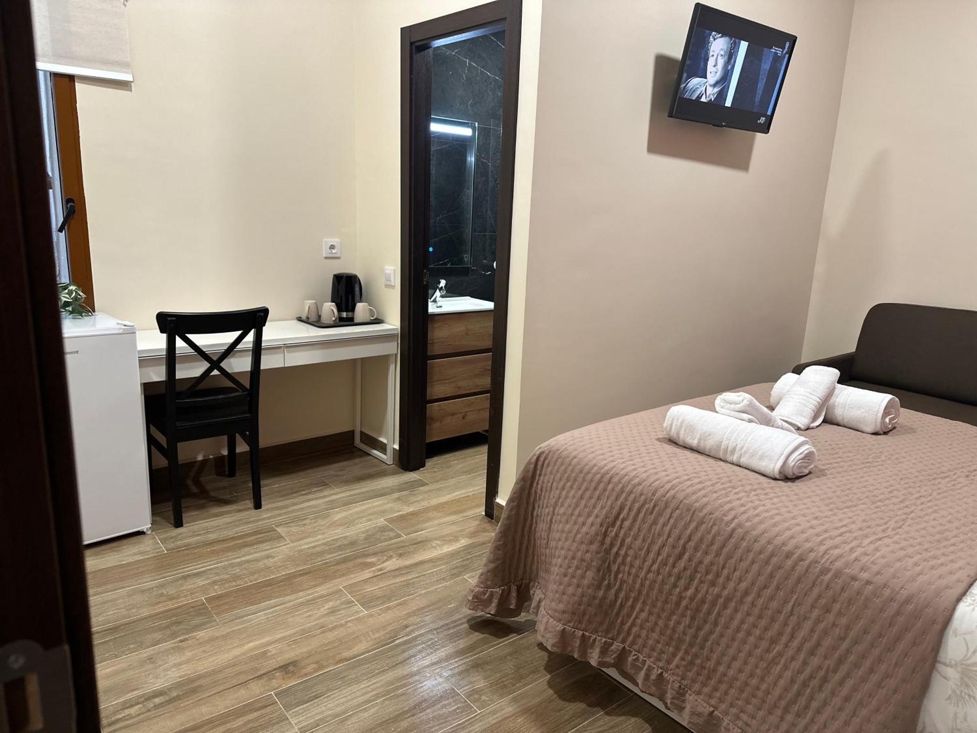 Hostal “ Infantas” Madrid Bagian luar foto